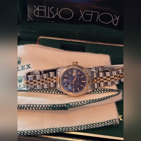 Rolex Oyster Perpetual Datejust ladies watch - Picture 15 of 17